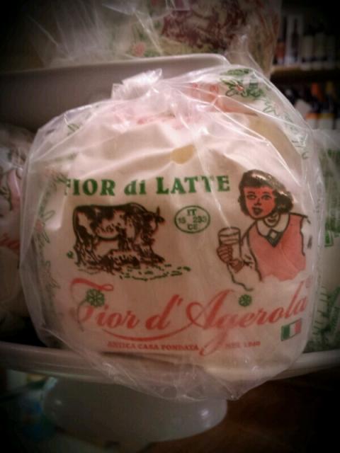 <p>Il miglior Fior di Latte del Vomero lo trovate da noi...</p><p>gastronomiavomero.napoli.it </p><p>GENOVESE</p>